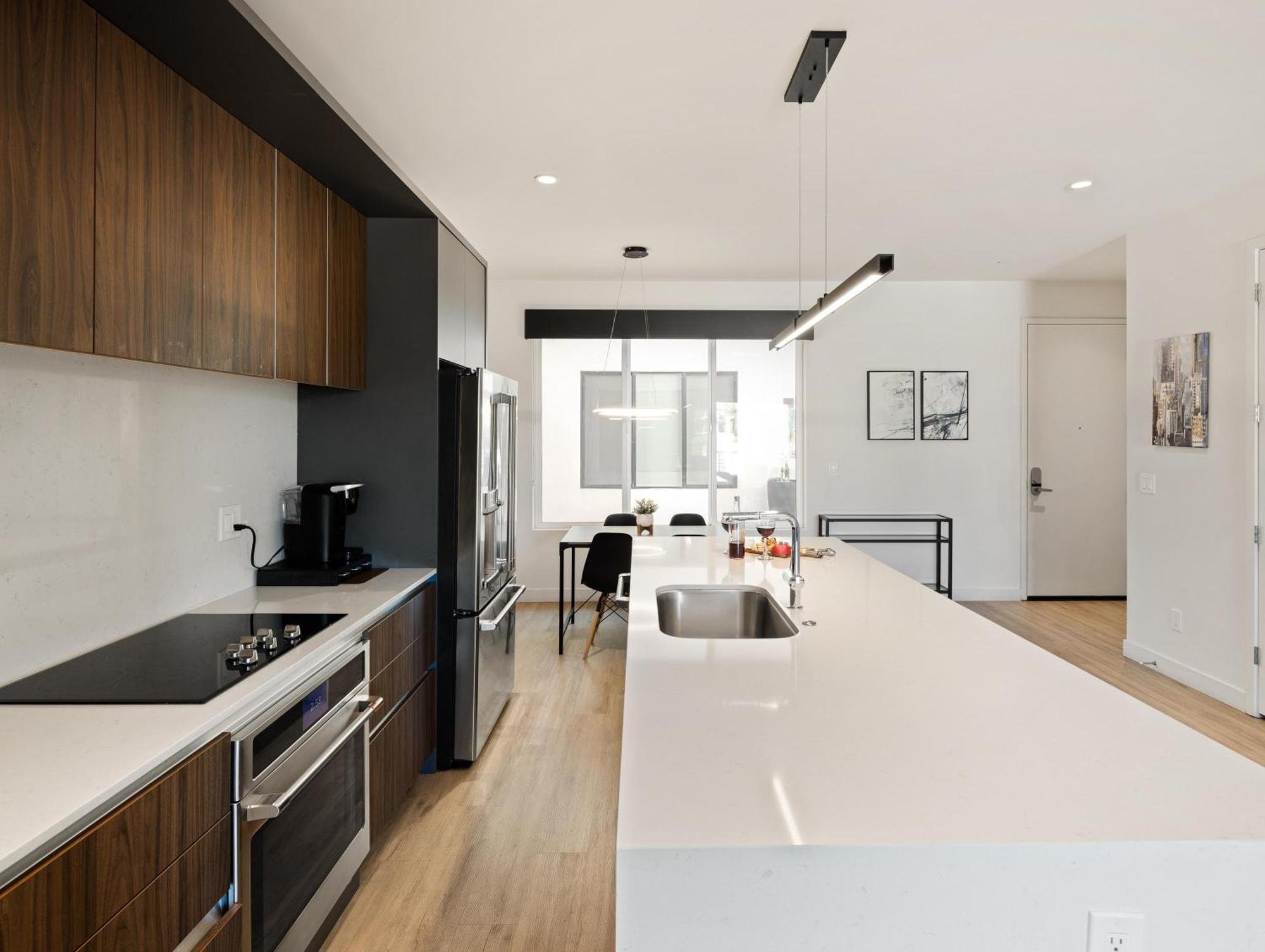 Lafayette - 3 Units - Jacuzzi - Heart Of Old Town *