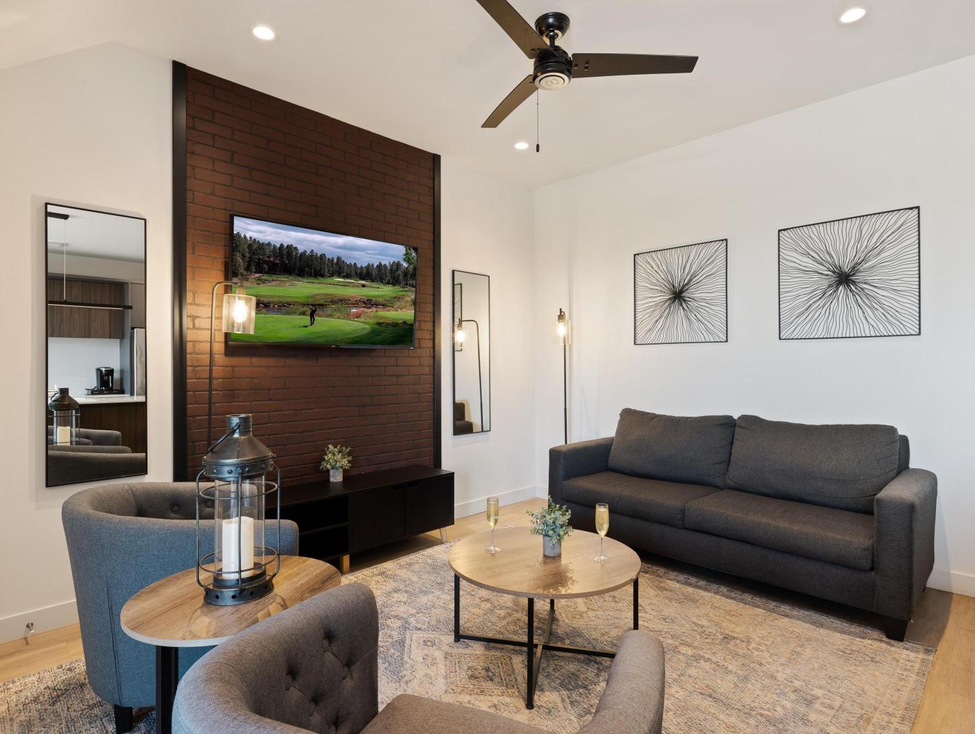 Lafayette - 3 Units - Jacuzzi - Heart Of Old Town Holiday home *