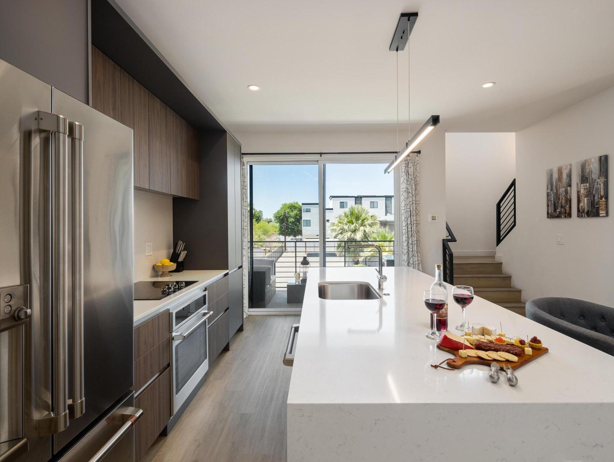 Lafayette - 3 Units - Jacuzzi - Heart Of Old Town *